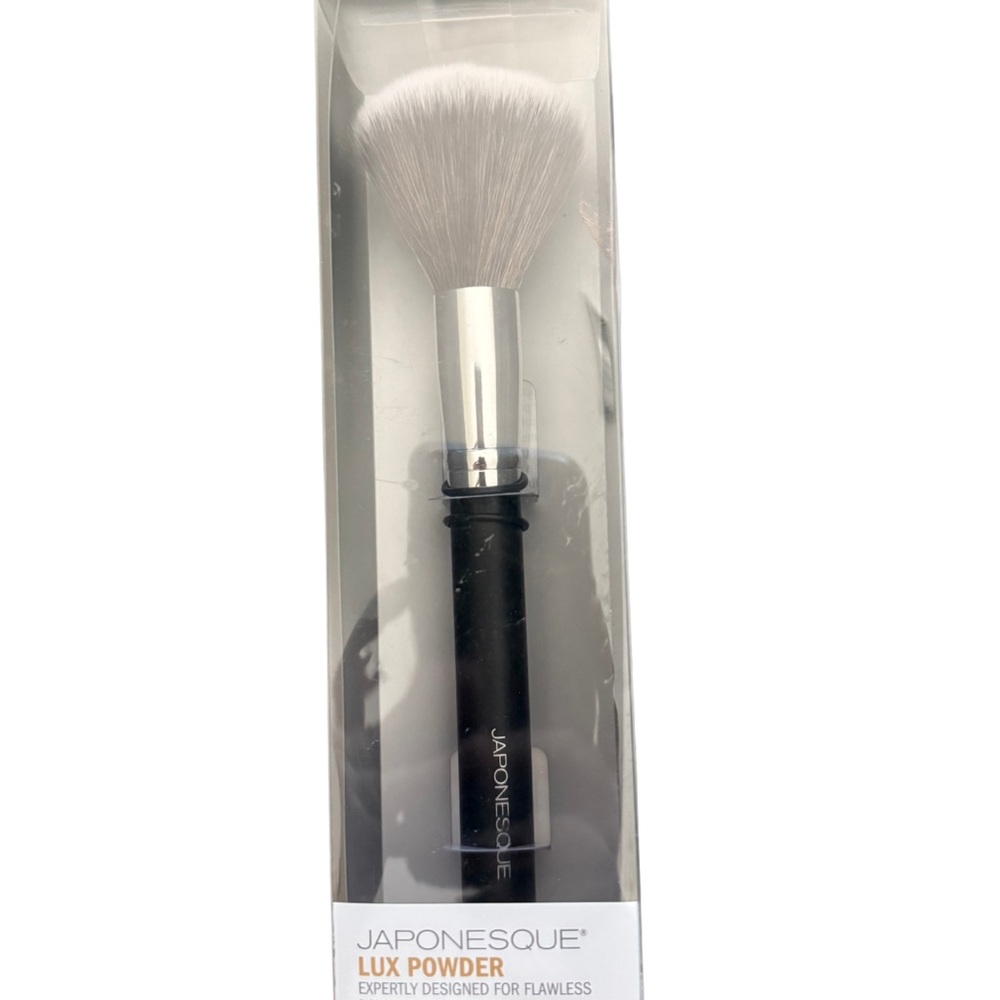 NEW Japonesque Lux Powder Makeup Brush